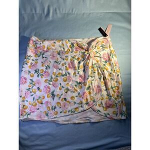 NWT Victoria's Secret Swim Sarong, Coverup White w/ Floral and Lemon